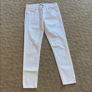 white skinny jeans